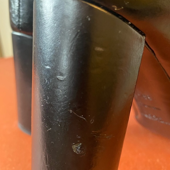 Saint Laurent crinkle patent leather booties - Picture 10 of 13